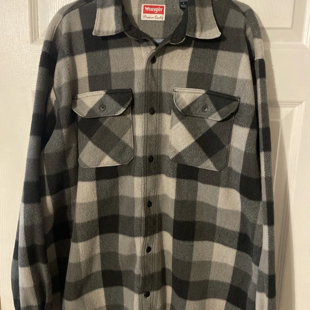 Wrangler Fleece Button Down Large